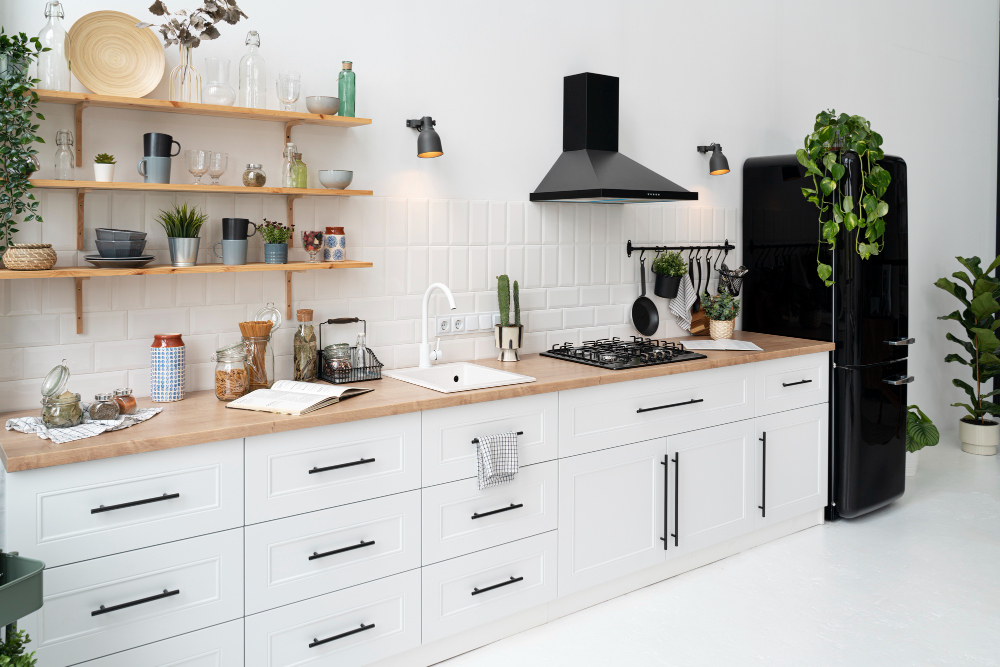 Refinishing 101: A Step-by-Step Guide to Renovating Your Kitchen Cabinets